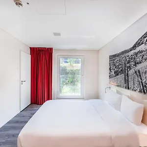 3* מלון Zuerich Airport