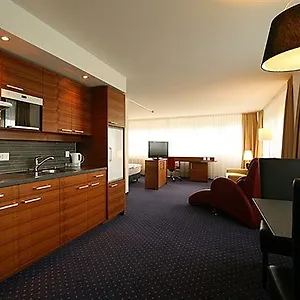 3* מלון Hotel Hoeri Inn